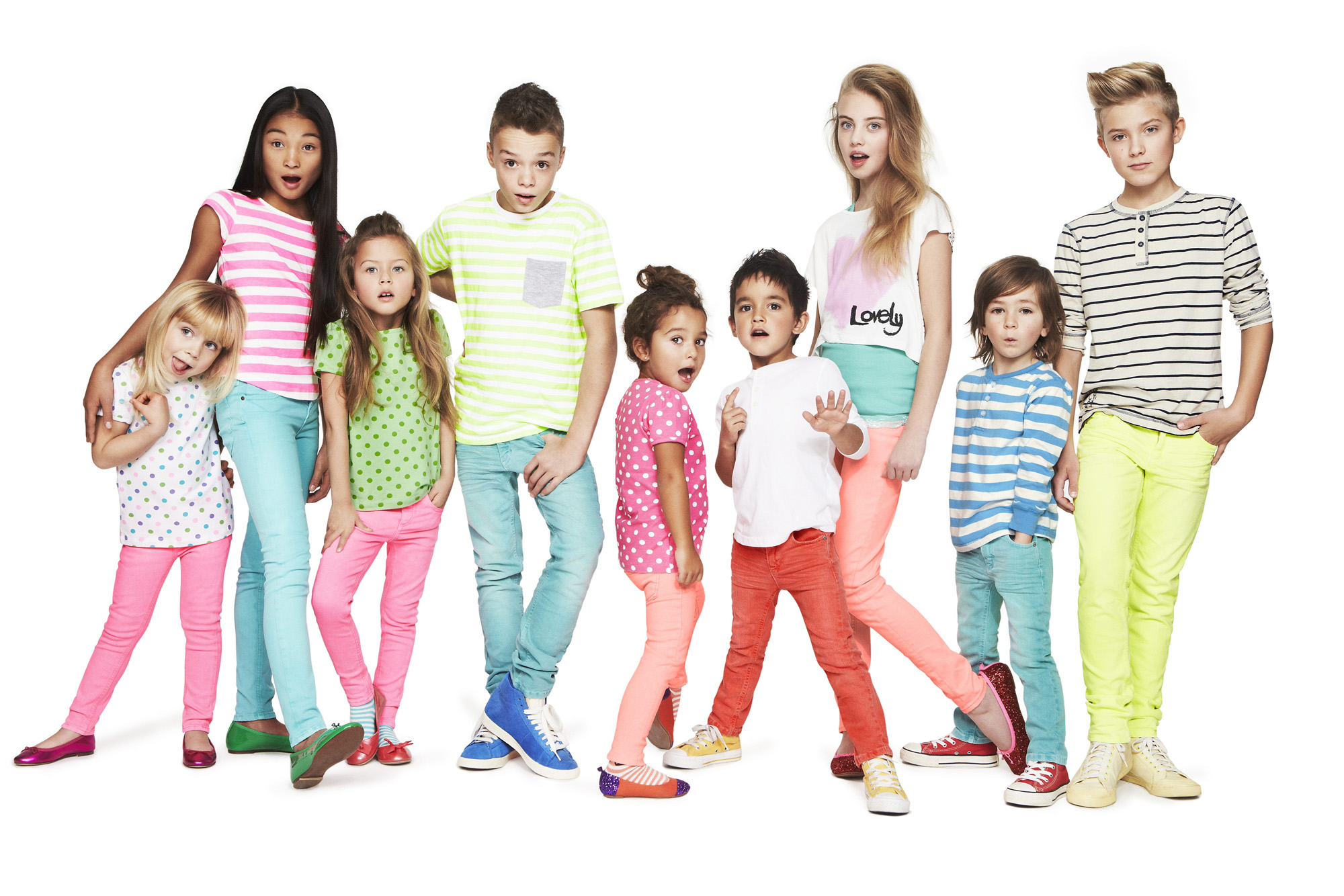 Kids wear, fashion Kids wear, Kids wear manufacturer, Kids wear importer Q2 Textilvertrieb. At Germany Frankfurt, doing business all over Europe from past 2 decade.